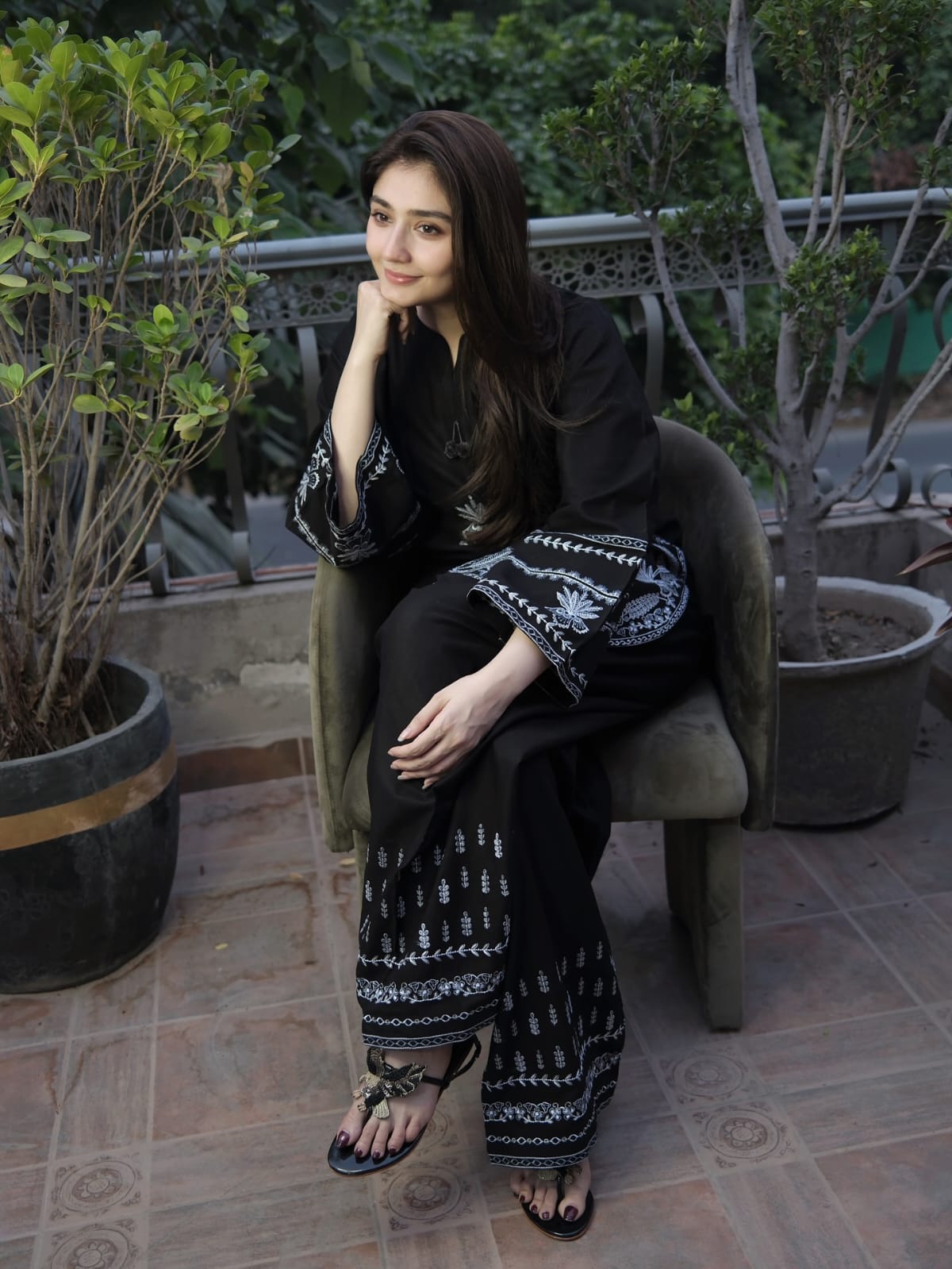 KUNNAR Unstitched Emb Lawn 2Pc