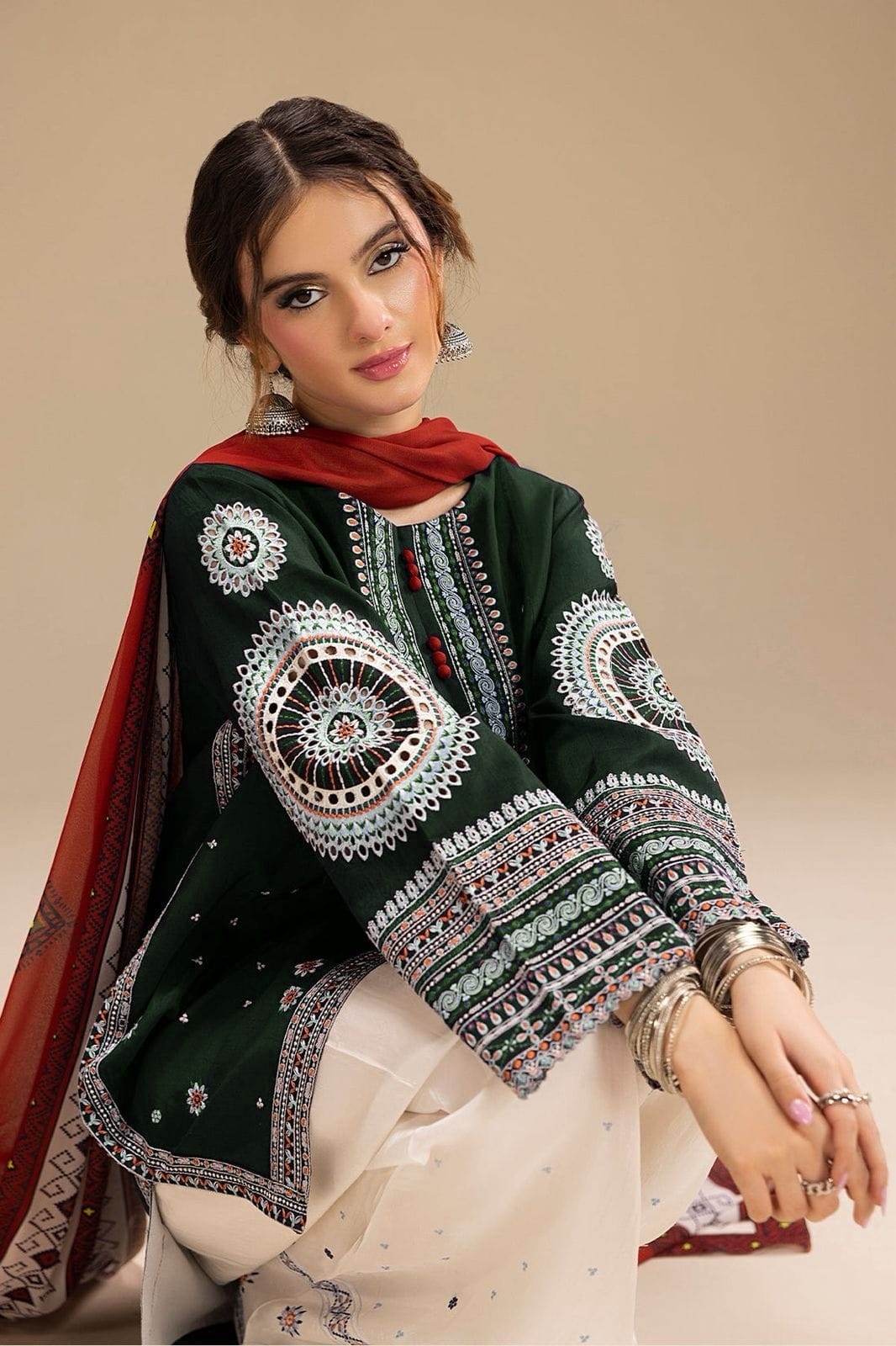 Jazmine Unstiched 3PC Lawn Fabric