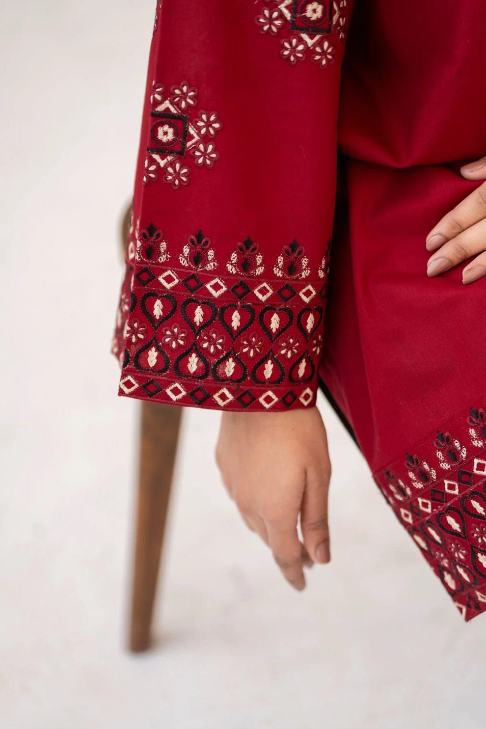 UNSTITCHED 2PC LAWN EMBROIDERED SUIT