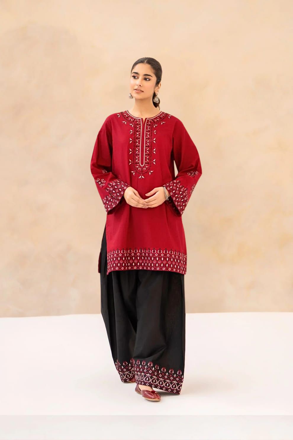 UNSTITCHED 2PC LAWN EMBROIDERED SUIT