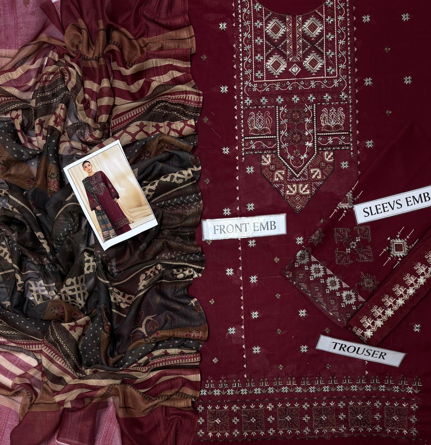 Sapphire Unstiched 3PC Lawn Fabric