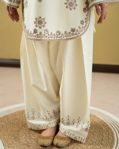 UNSTITCHED 2PC LAWN EMBROIDERED SUIT