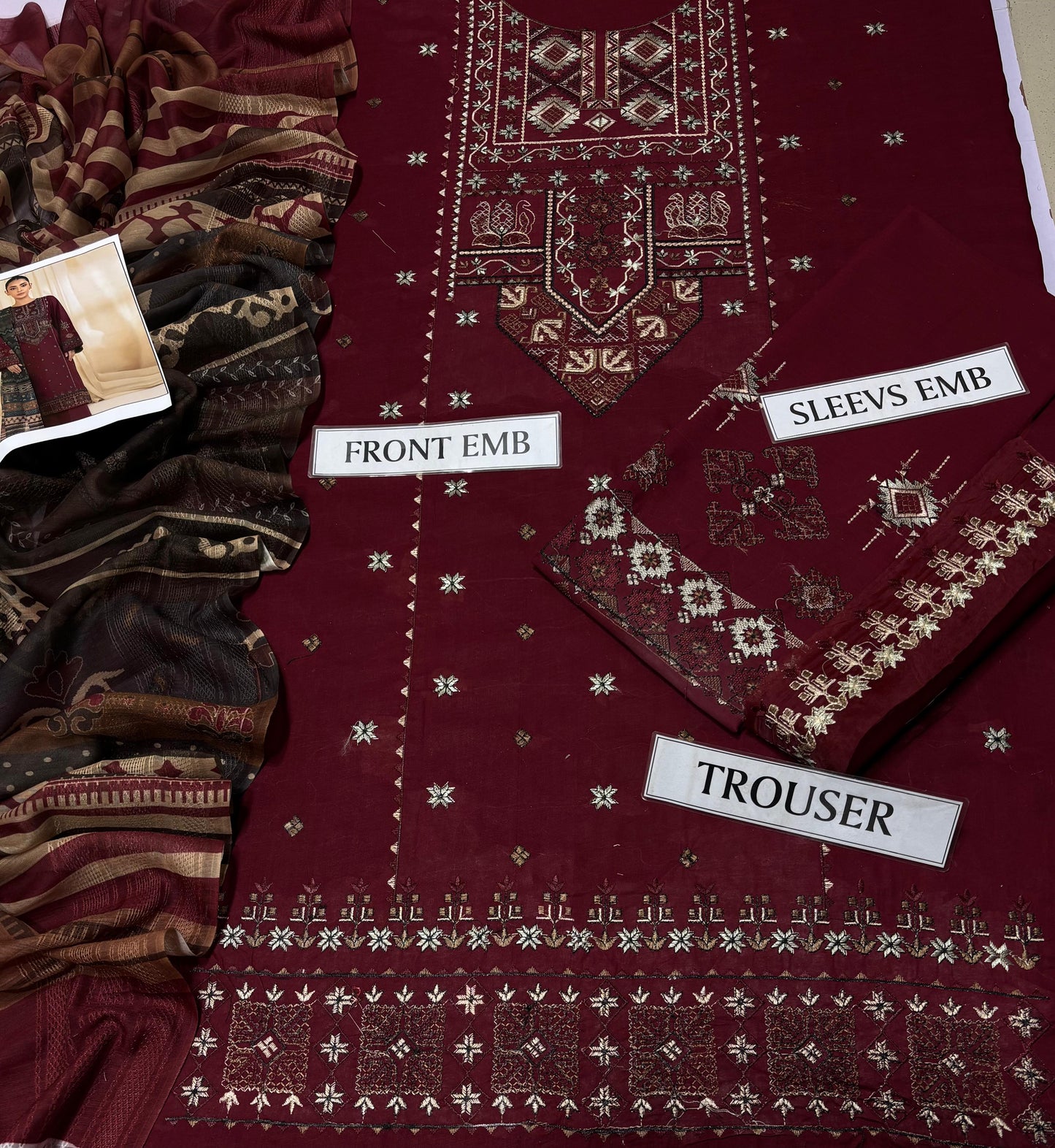 Sapphire Unstiched 3PC Lawn Fabric