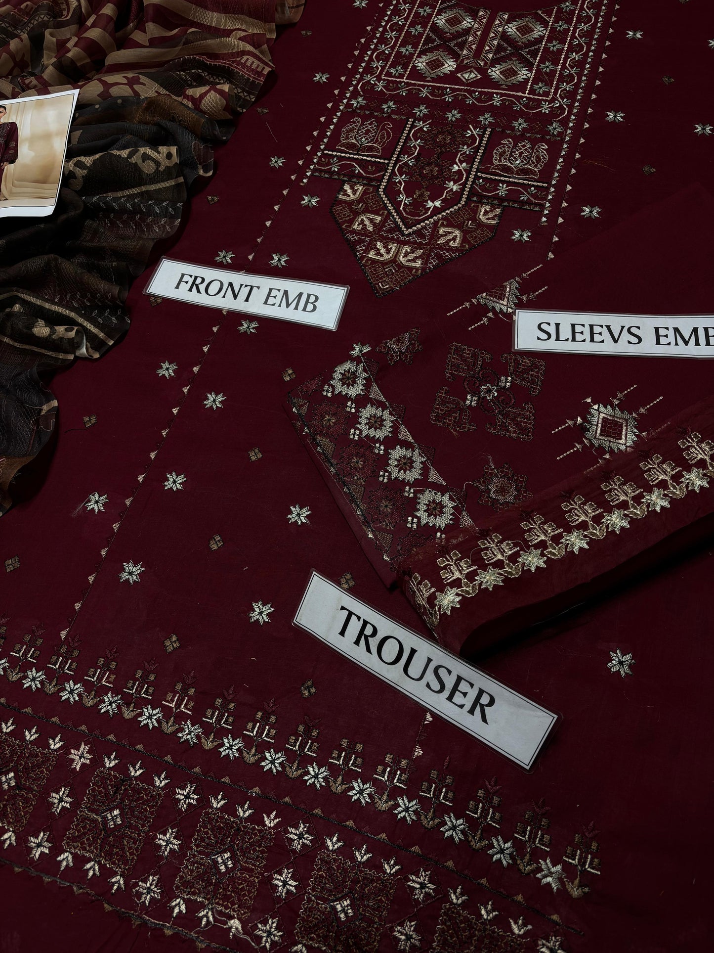 Sapphire Unstiched 3PC Lawn Fabric