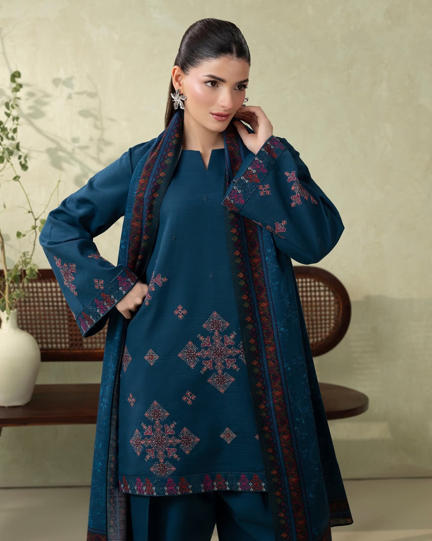 Dhanak Embriodery 3PC Unstiched Fabric