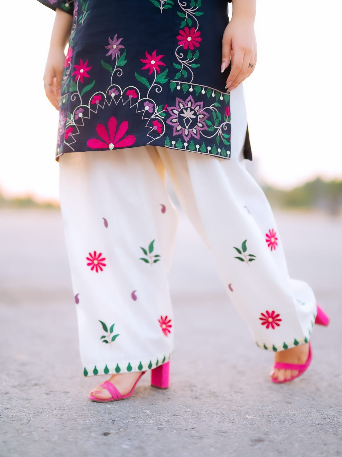 UNSTITCHED 2PC LAWN EMBROIDERED SUIT
