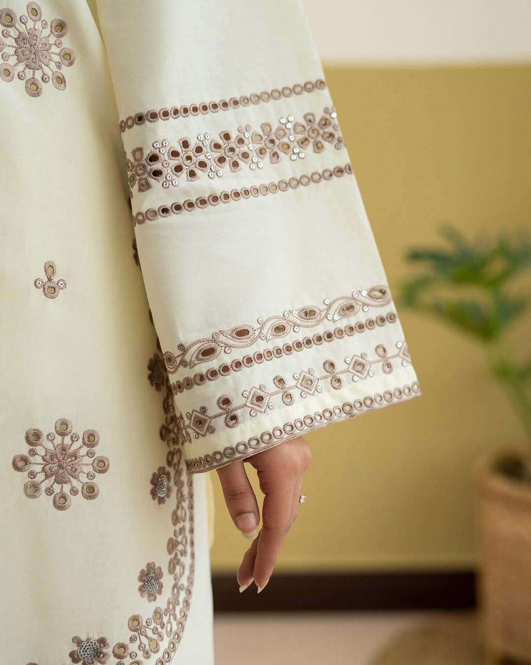UNSTITCHED 2PC LAWN EMBROIDERED SUIT